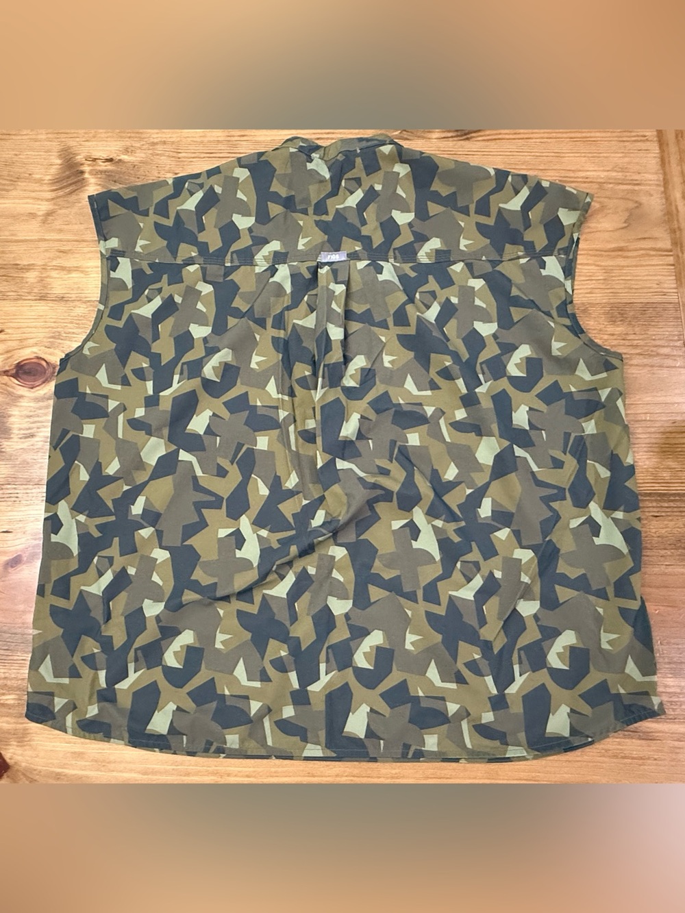 FIGS Blake FREEx Camo Oversized Scrub Top - Picture 5 of 6